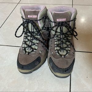 Hi-Tec Women's Bandera Mid-Rise Waterproof Hiking Boot Size 8 - taupe/blush
